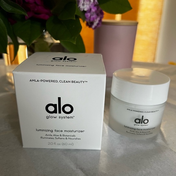 Alo Yoga Skincare, Alo Glow System, Luminizing Face Moisturizer, 2 fl oz (60ml) - Picture 1 of 3